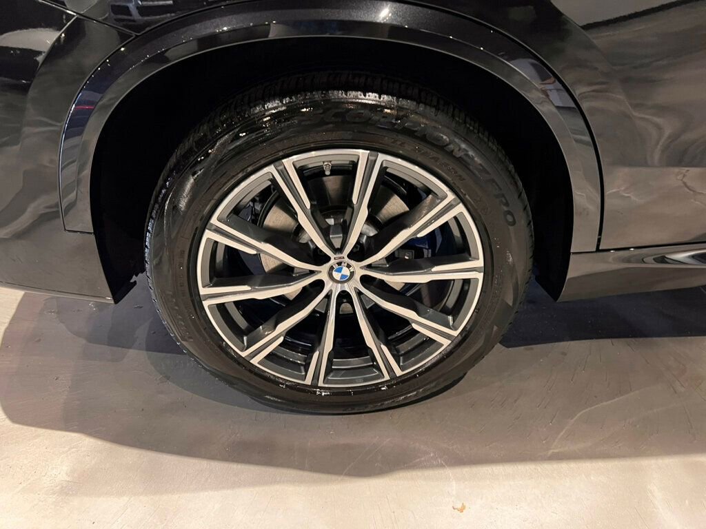 Used 2023 BMW X5 xDrive40i w/ M Sport Package image 12
