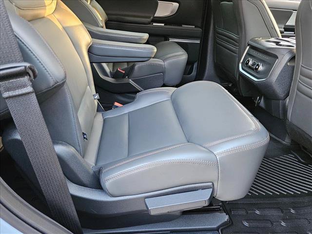 Used 2025 Ford Expedition Active RWD image 19