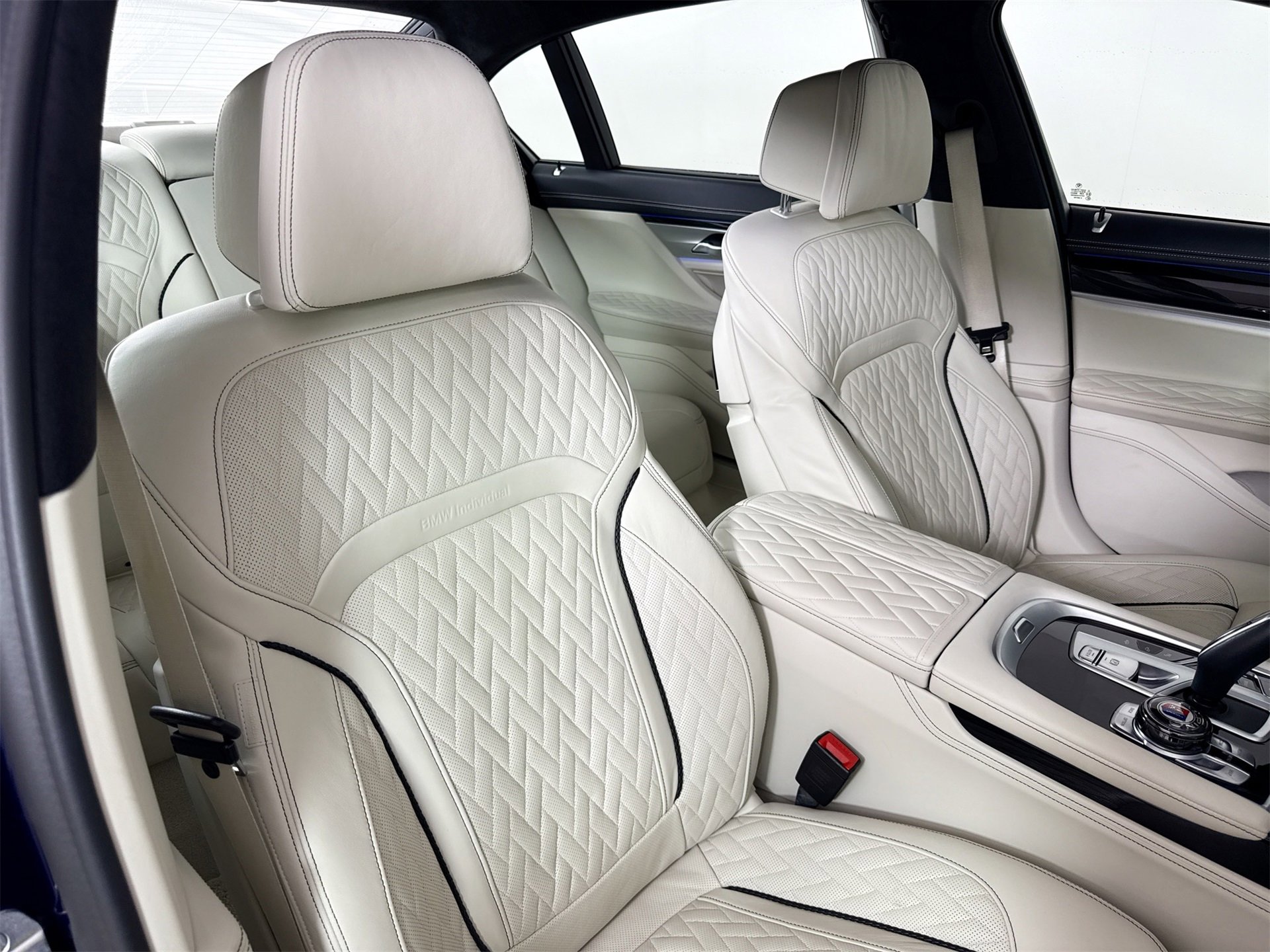 Used 2022 BMW ALPINA B7 xDrive ALPINA B7 xDrive image 25