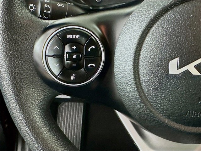 Used 2022 Kia Soul LX image 7
