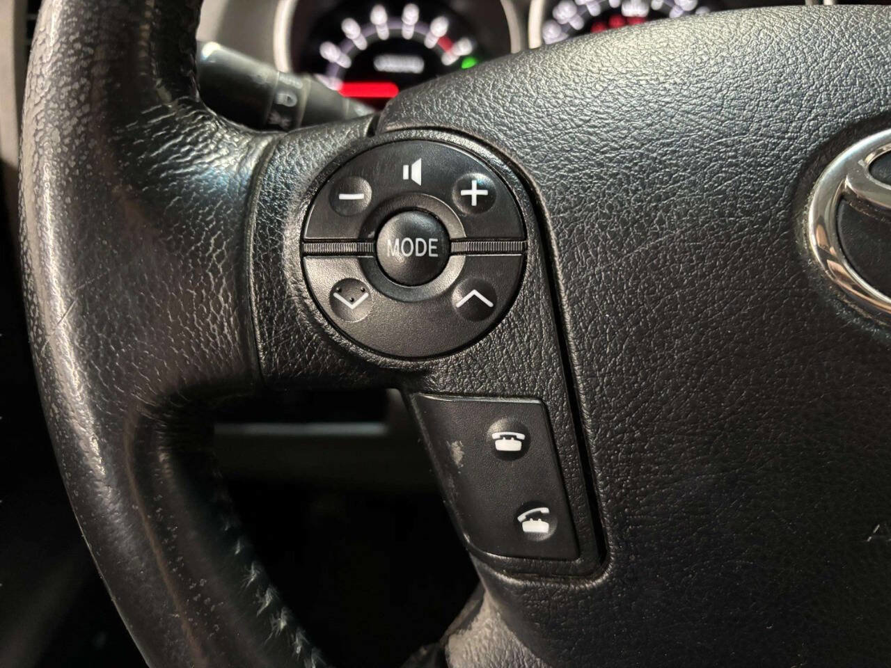 Used 2010 Toyota Tundra Limited image 41