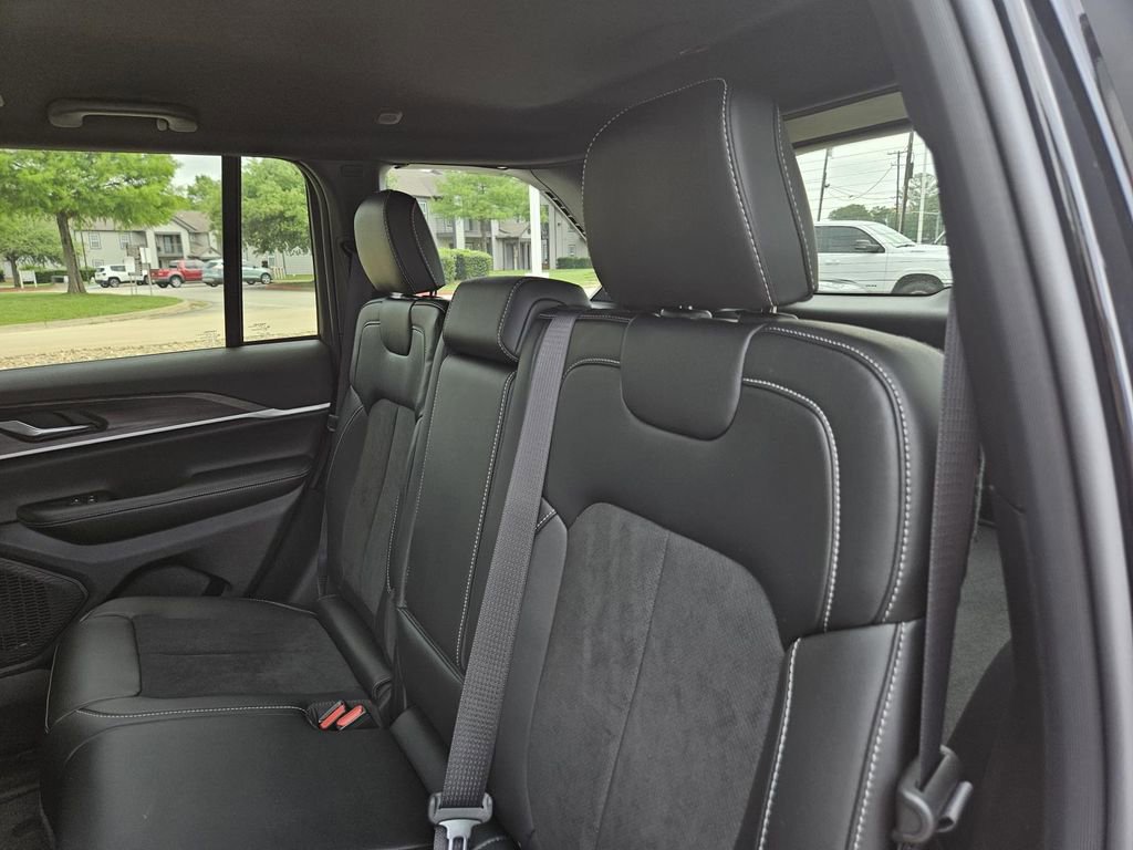 New 2026 Jeep Grand Cherokee Altitude RWD image 30