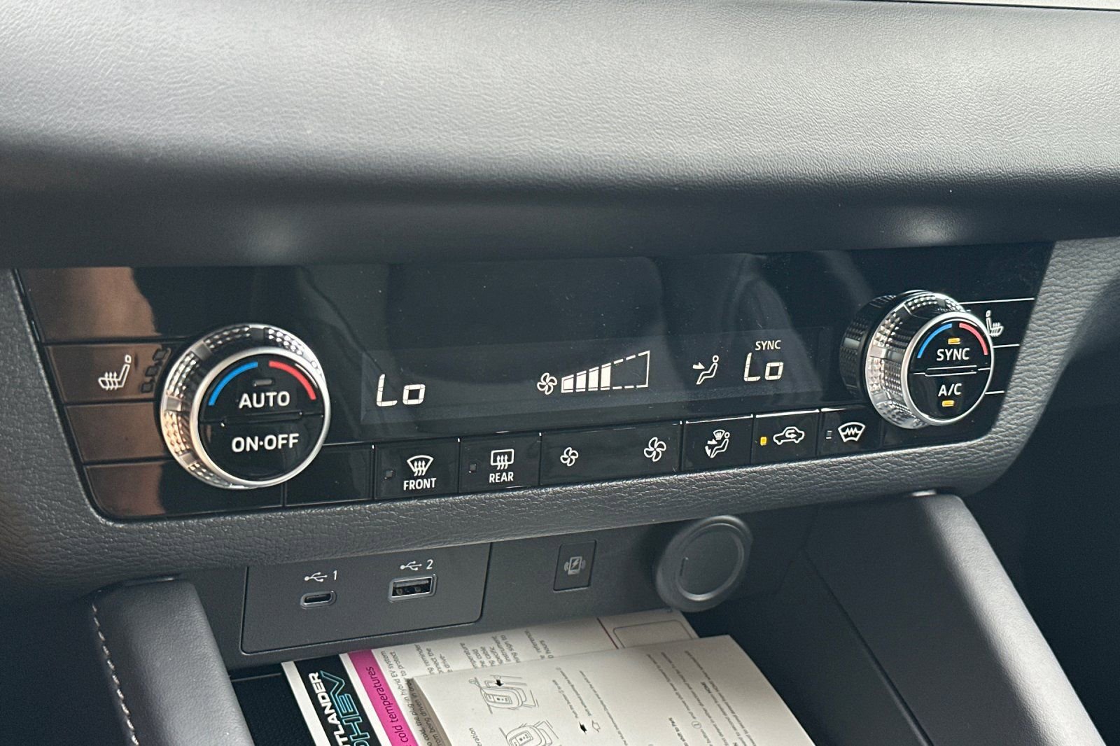 New 2025 Mitsubishi Outlander SE image 20