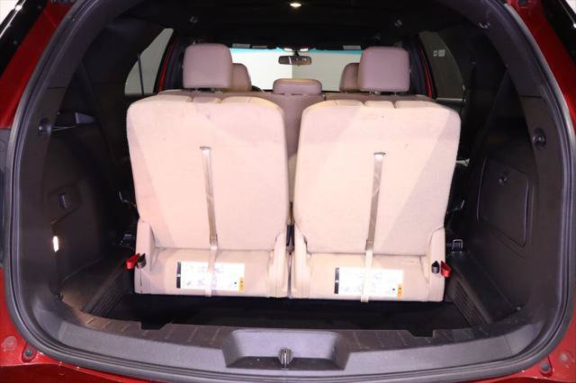 Used 2017 Ford Explorer XLT w/ Equipment Group 202A FWD image 31