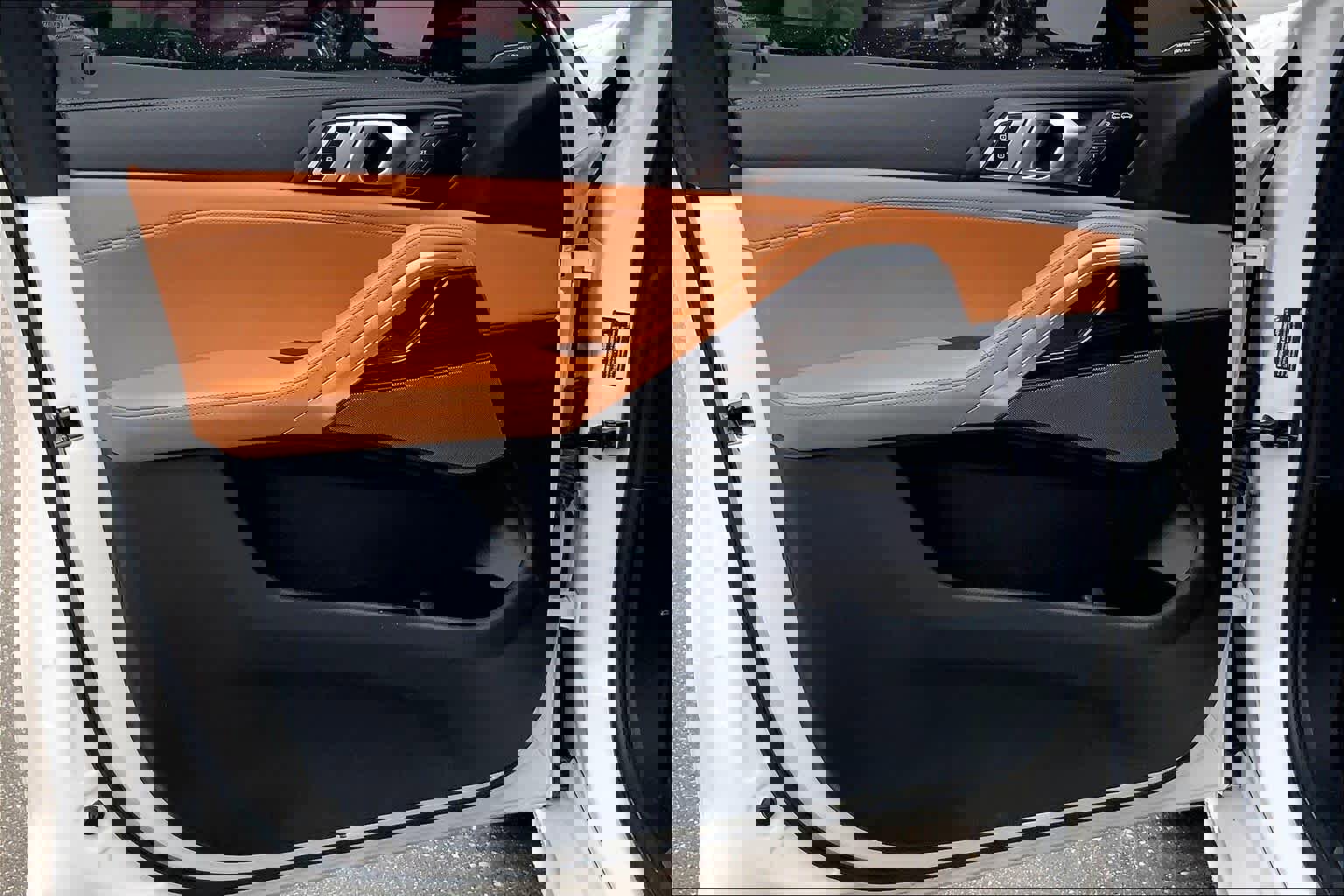 Used 2023 BMW X6 xDrive40i w/ M Sport Package image 23