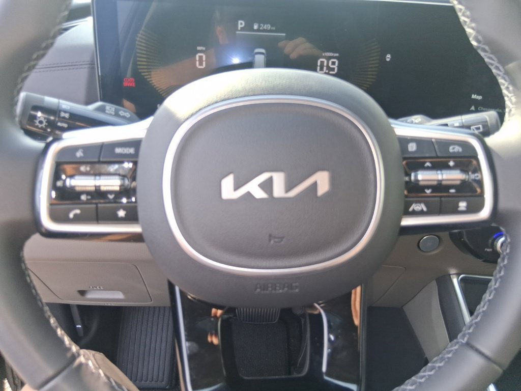 Certified 2026 Kia Carnival EX FWD image 13