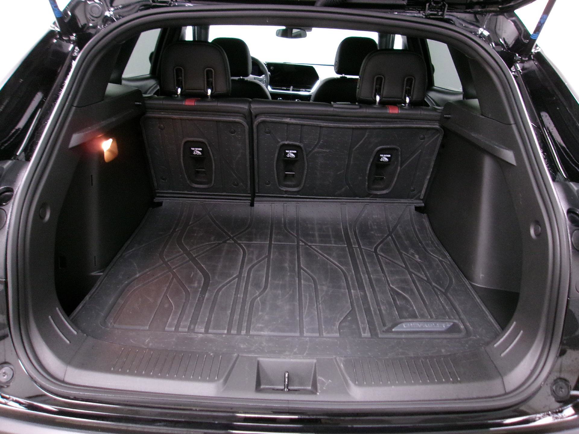 Certified 2024 Chevrolet Trax RS w/ Driver Confidence Package image 11