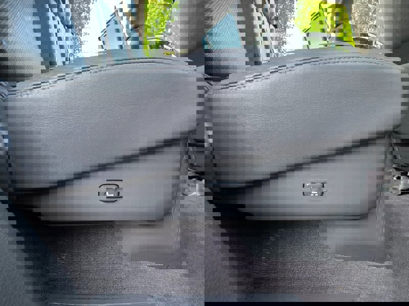 Used 2009 Lexus LX 570 4WD image 46