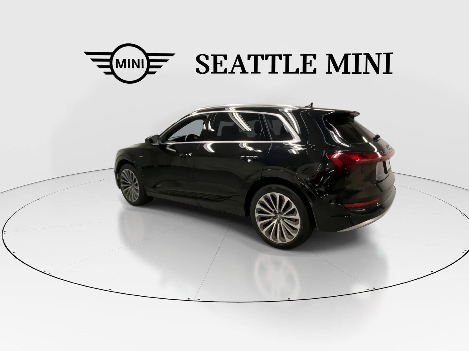 Used 2019 Audi e-tron Prestige w/ Prestige Package AWD/4WD image 8