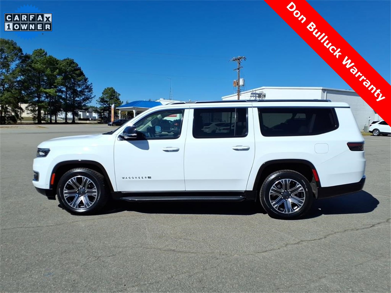 Used 2024 Jeep Wagoneer L Series II w/ Flexible Seating Group image 2