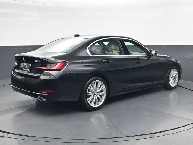 Certified 2024 BMW 330i Sedan w/ Convenience Package RWD image 4
