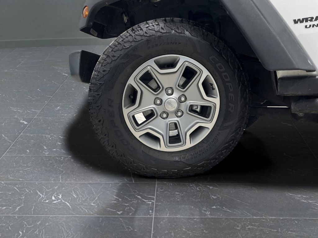 Used 2016 Jeep Wrangler Unlimited Rubicon image 33