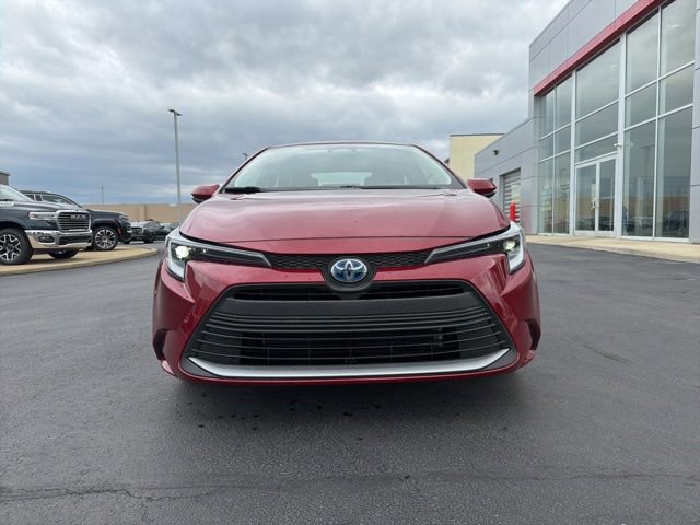 Used 2024 Toyota Corolla XLE FWD image 2