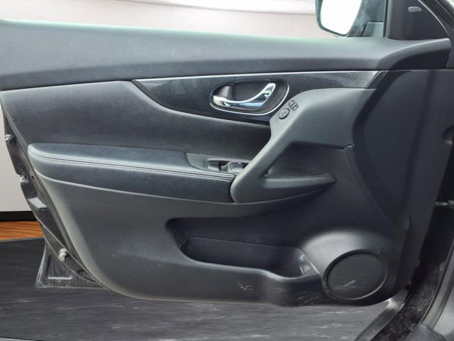 Used 2015 Nissan Rogue SL w/ SL Premium Package image 18