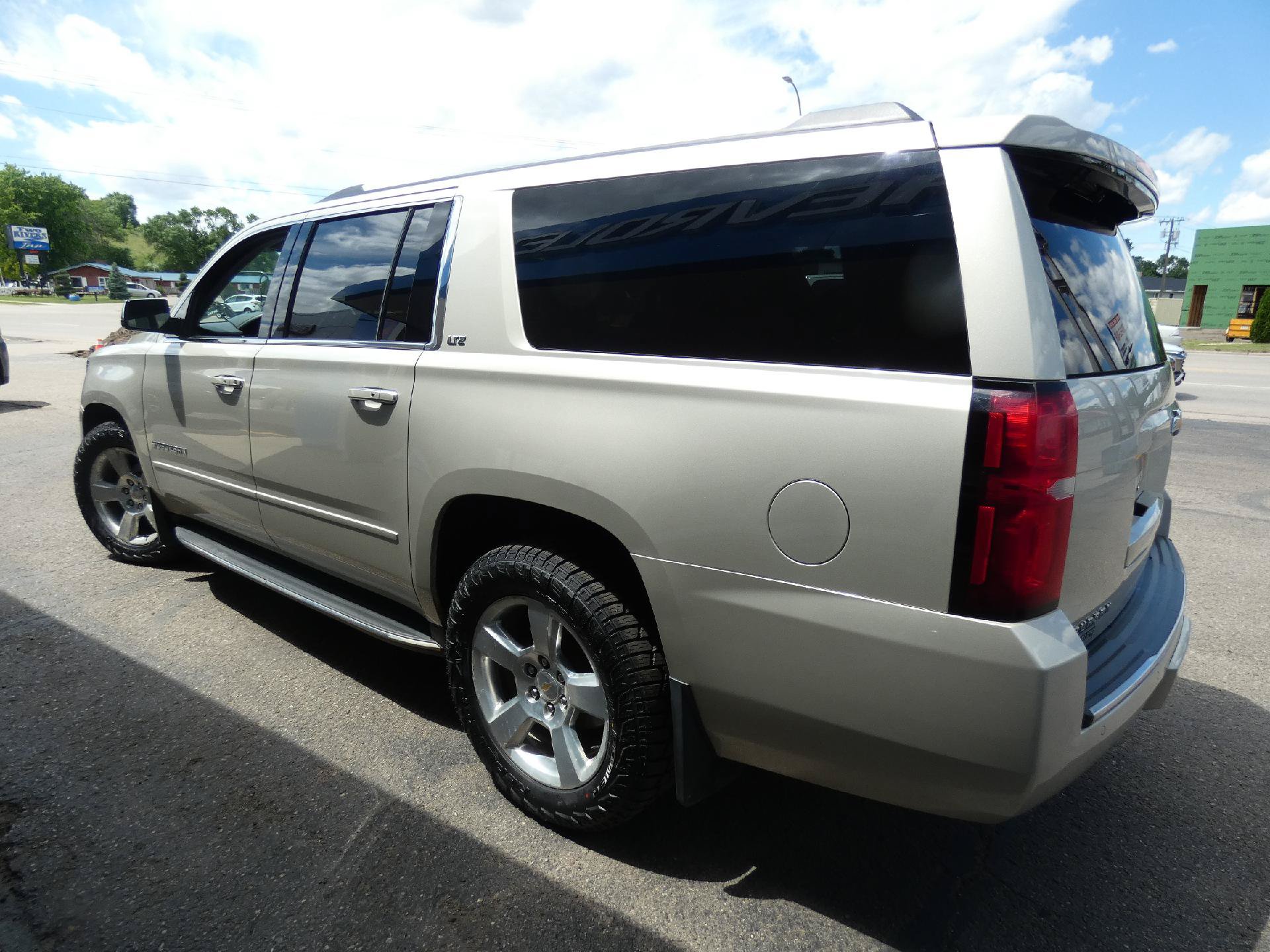 Used 2016 Chevrolet Suburban LTZ AWD/4WD image 11