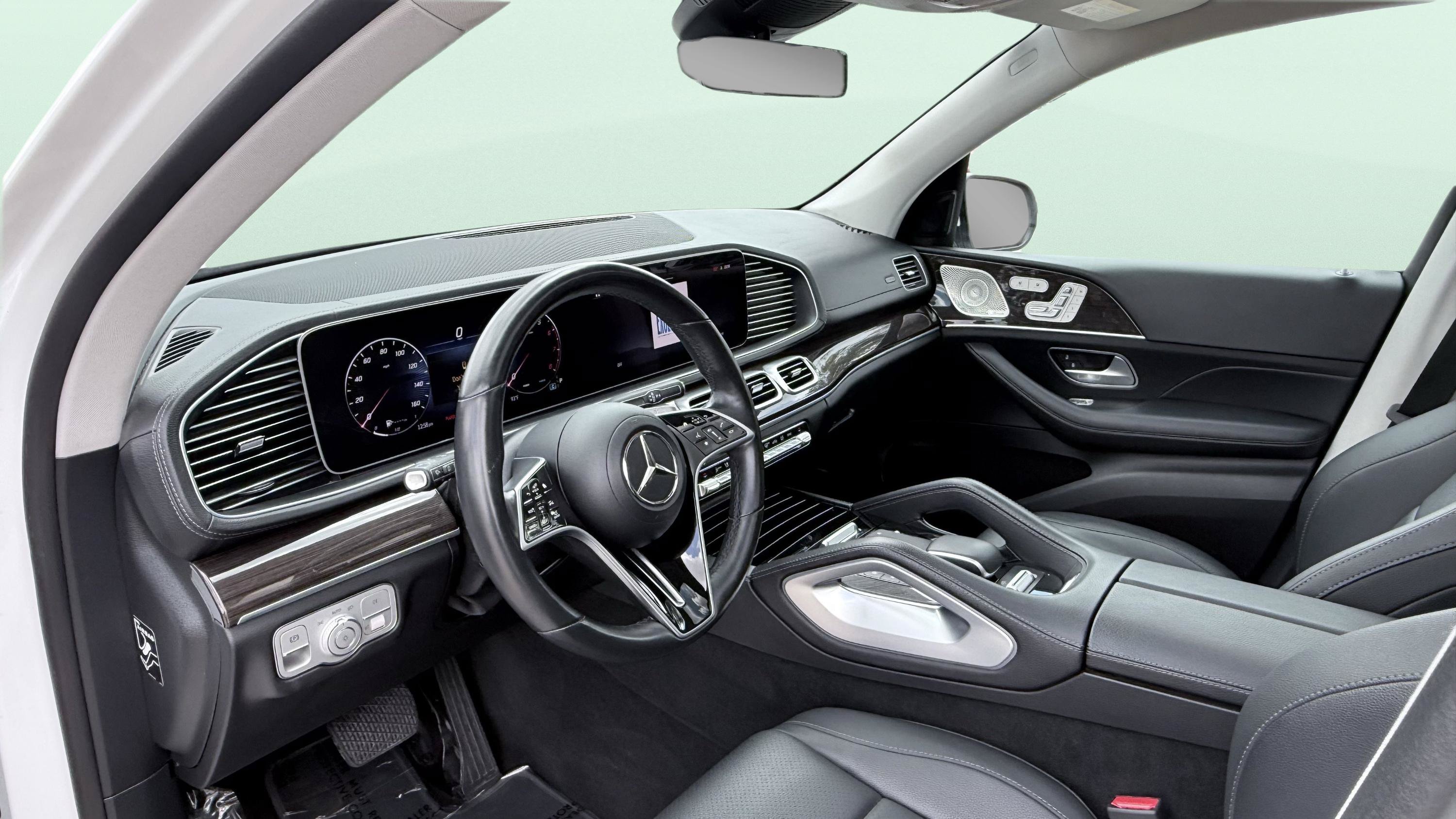 Used 2024 Mercedes-Benz GLS 450 4MATIC image 29