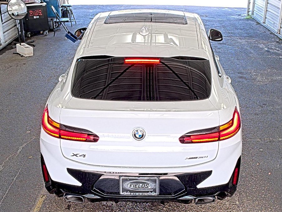Used 2023 BMW X4 xDrive30i w/ M Sport Package AWD/4WD image 3