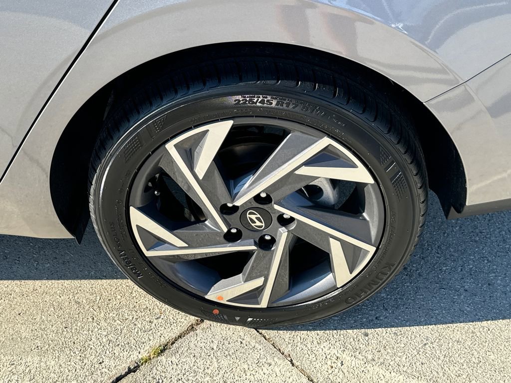 New 2025 Hyundai Elantra Sport image 19