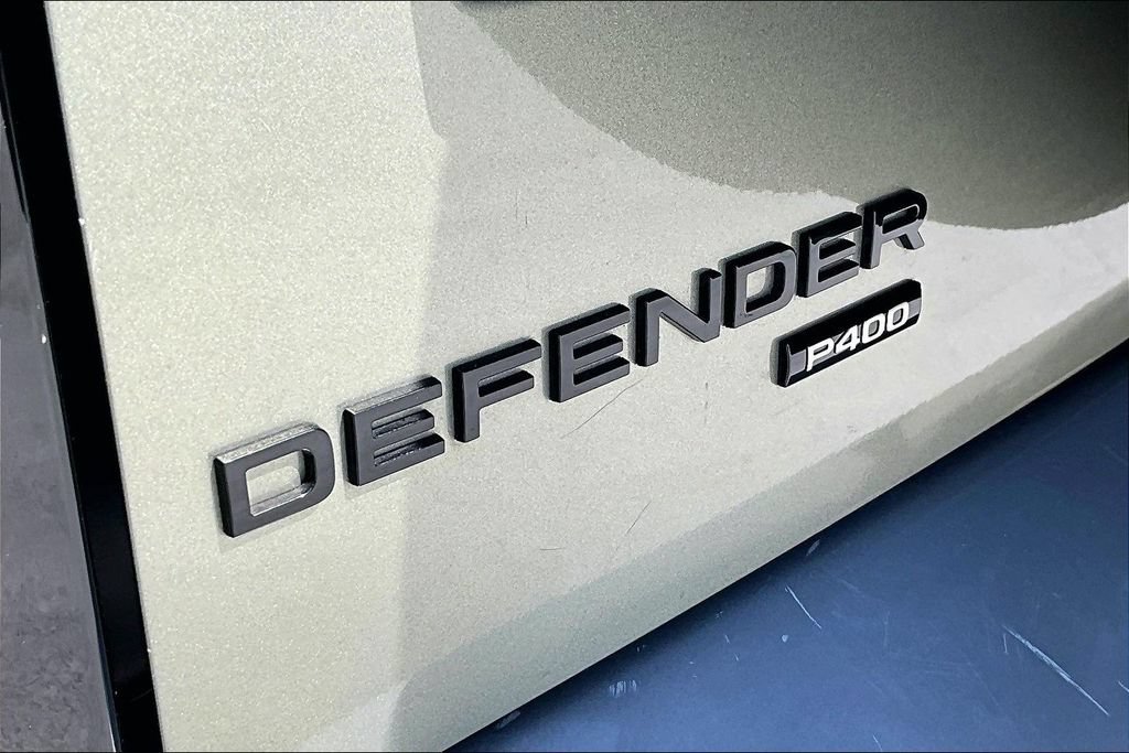 Certified 2023 Land Rover Defender 130 SE AWD/4WD image 22