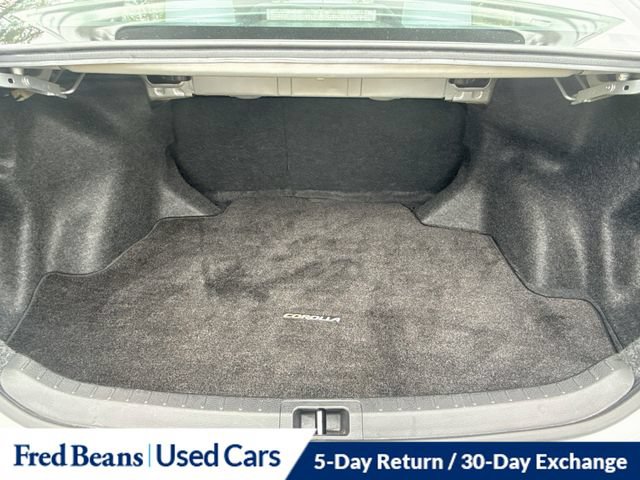 Used 2019 Toyota Corolla LE w/ Carpet Mat Package (TMS) FWD image 29