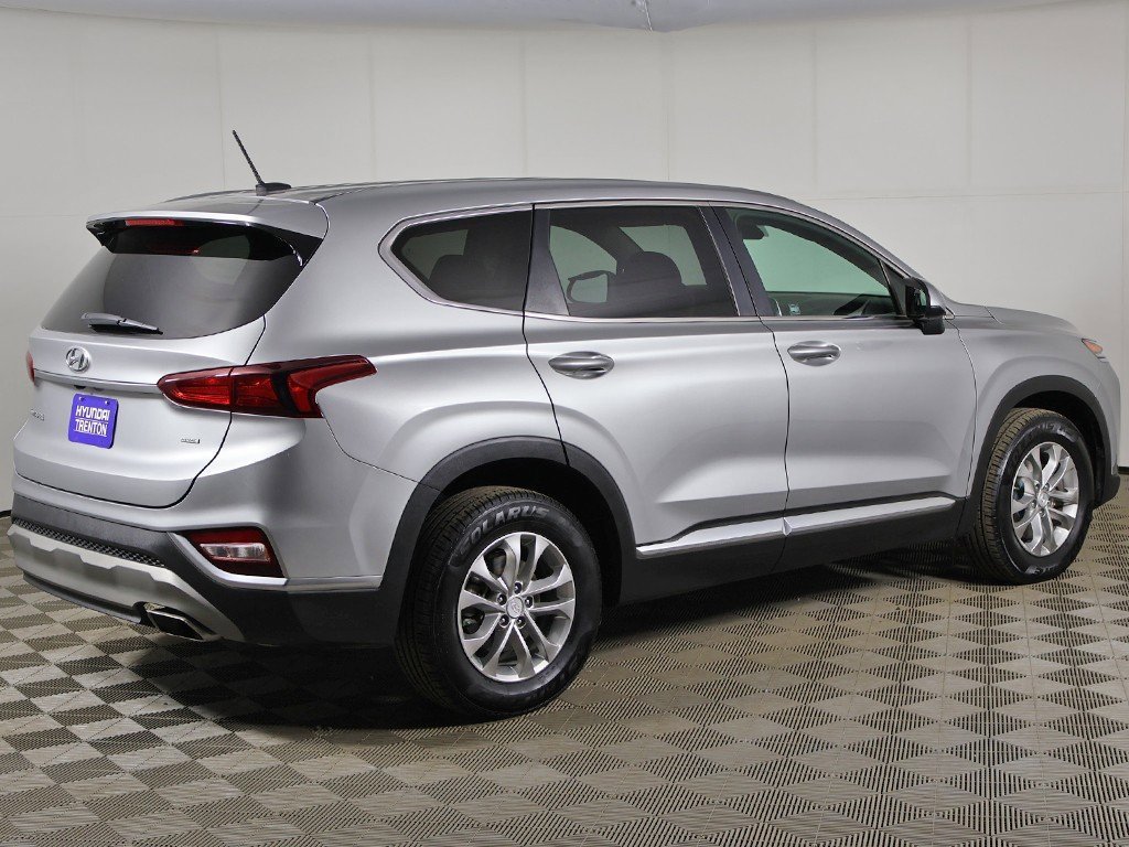 Used 2020 Hyundai Santa Fe SE image 8