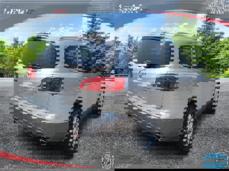 Used 2009 Buick Enclave CXL w/ Driver Confidence Package image 6