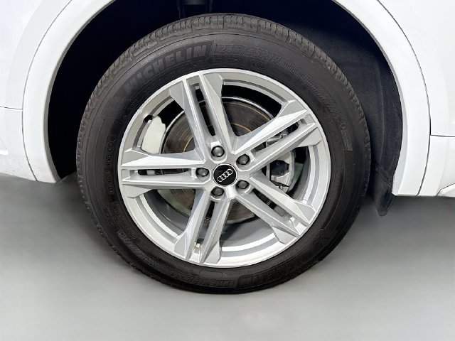 Used 2021 Audi Q5 e Premium Plus w/ Premium Plus Package AWD/4WD image 32