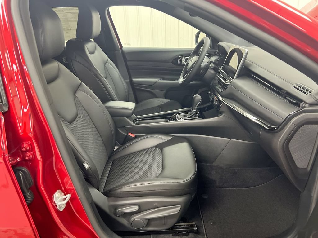 New 2026 Jeep Compass Latitude AWD/4WD image 20