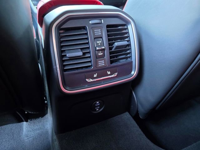 Used 2025 Porsche Macan image 19