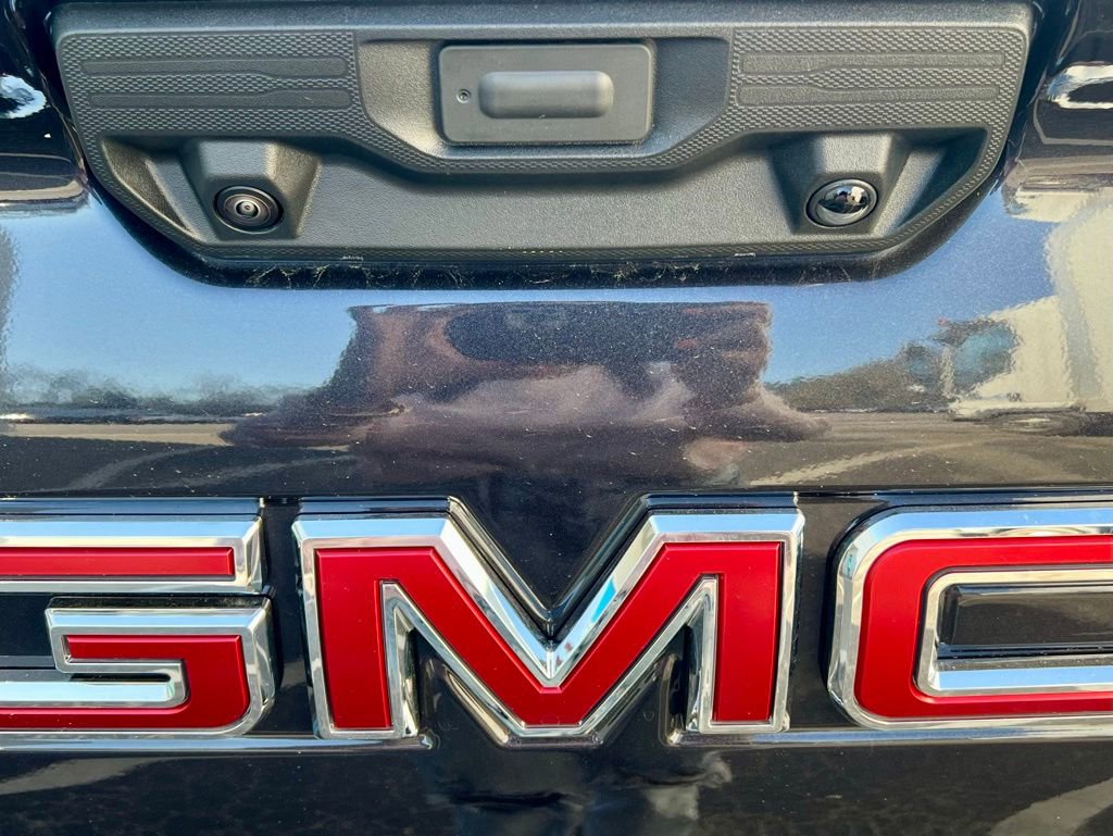 New 2026 GMC Sierra 2500 SLT w/ SLT Premium Package image 6
