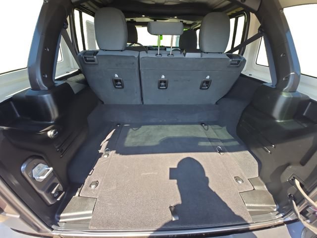 Used 2025 Jeep Wrangler Unlimited Sahara w/ Safety Group AWD/4WD image 13