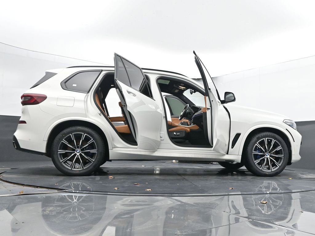 Used 2023 BMW X5 xDrive40i w/ Executive Package image 78