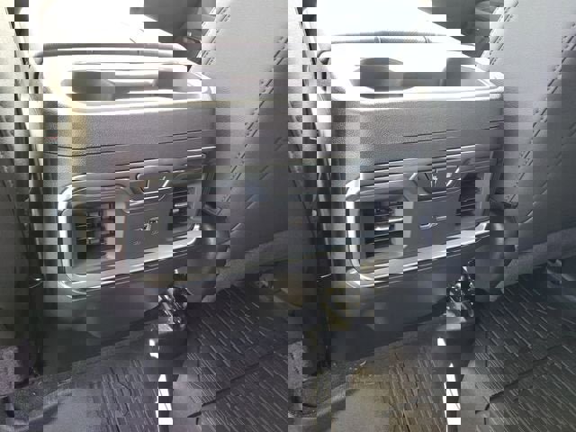 New 2026 GMC Sierra 1500 SLT w/ SLT Premium Plus Package image 18