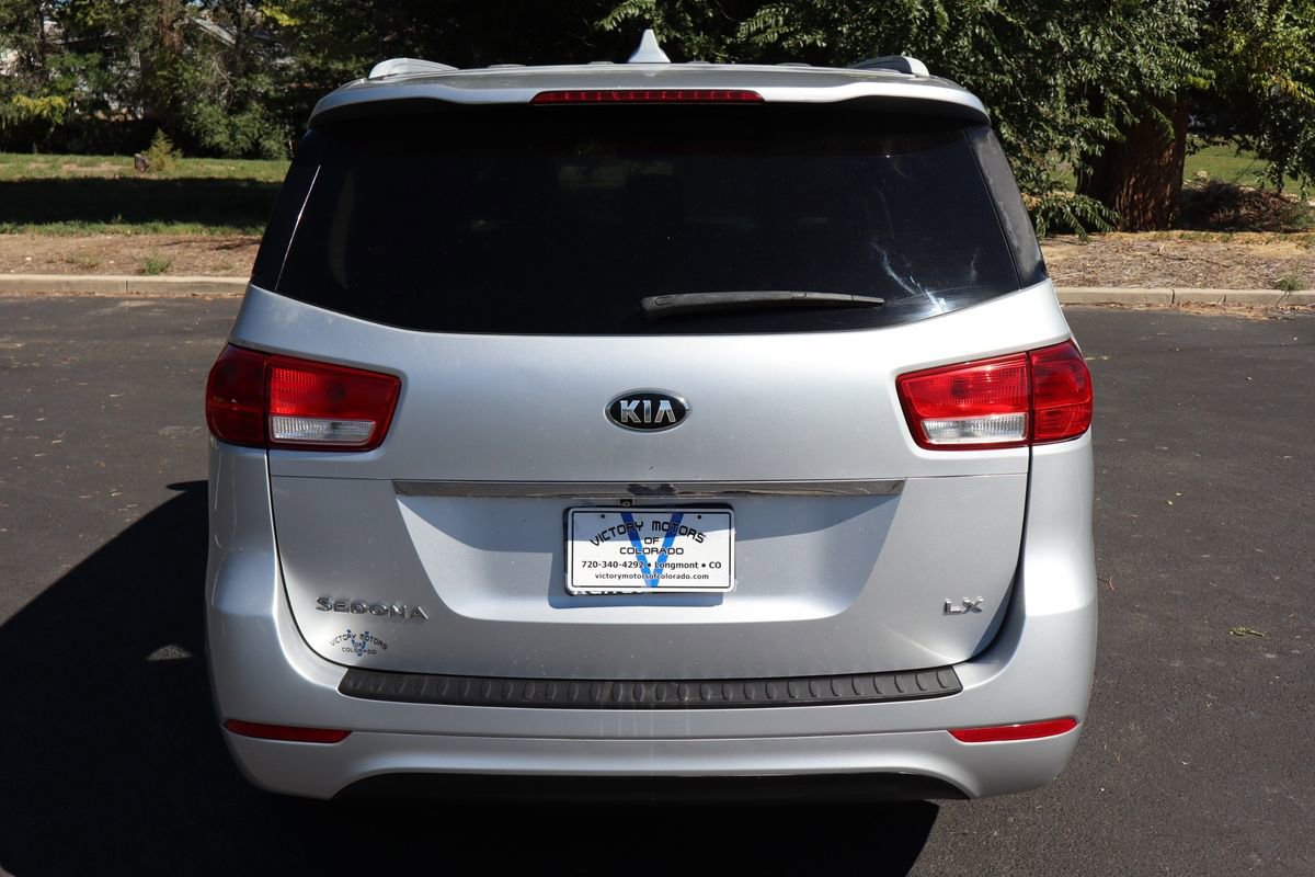 Used 2015 Kia Sedona LX w/ LX Convenience Package image 6
