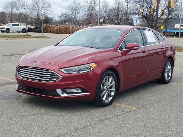 Used 2017 Ford Fusion SE w/ Fusion SE Technology Package image 3