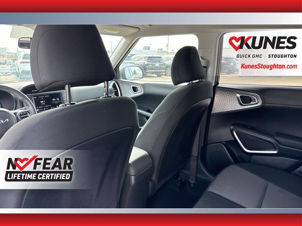 Used 2025 Kia Soul LX image 36