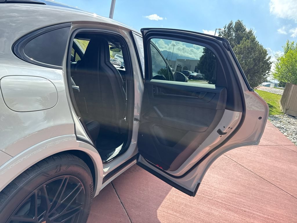Used 2026 Porsche Cayenne GTS AWD/4WD image 26