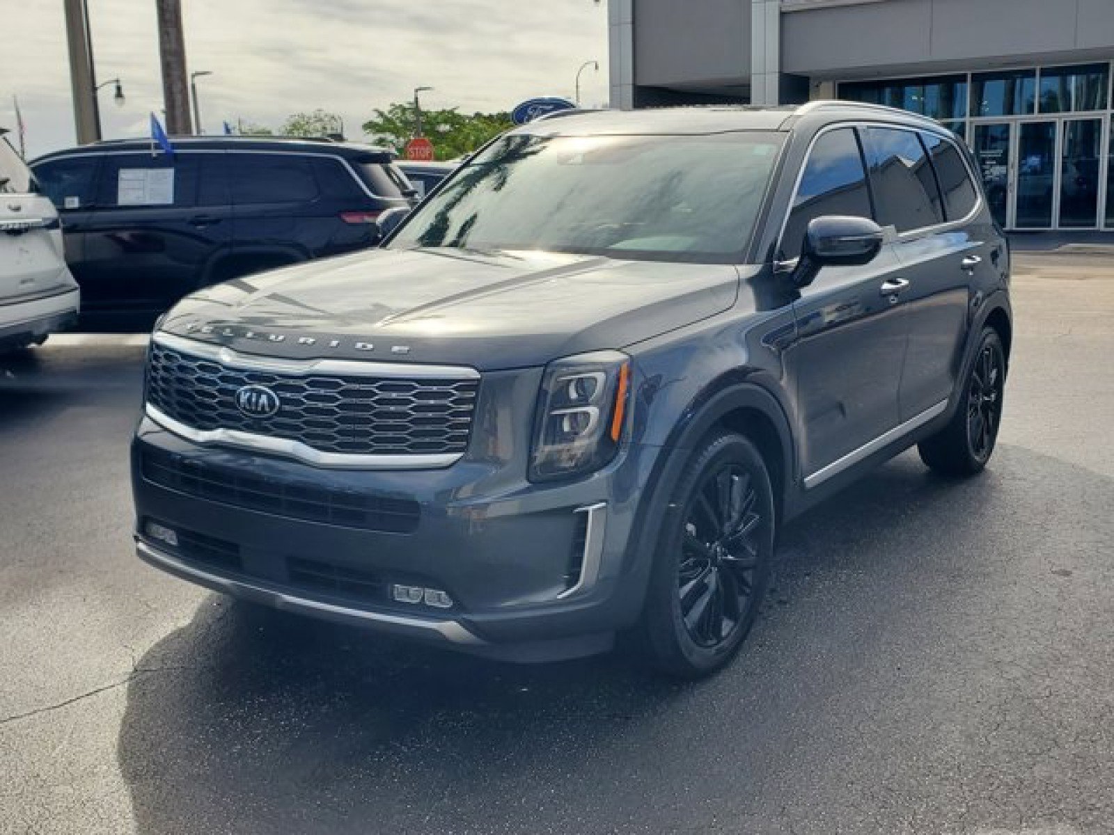 Used 2020 Kia Telluride SX image 3