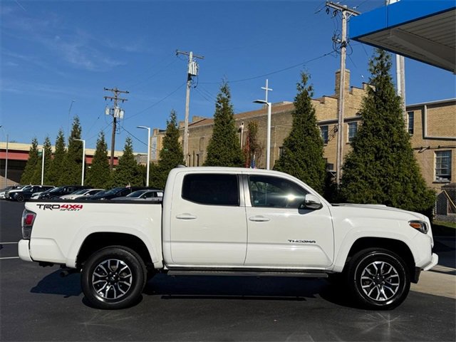 Used 2021 Toyota Tacoma TRD Sport image 2