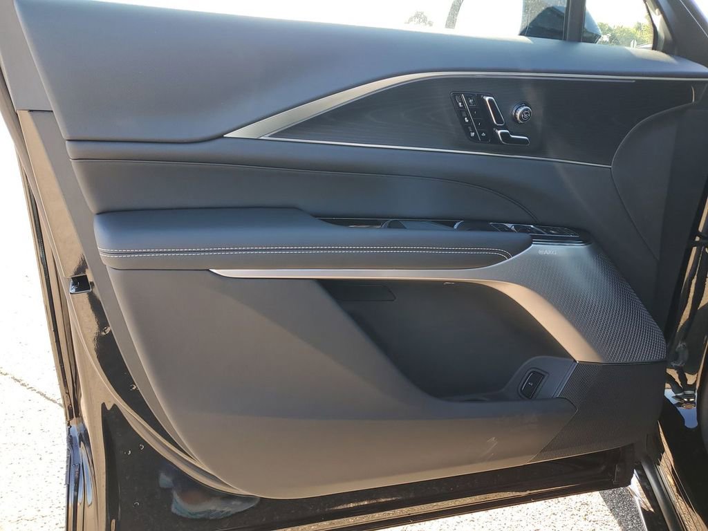 New 2026 Cadillac Lyriq V image 22