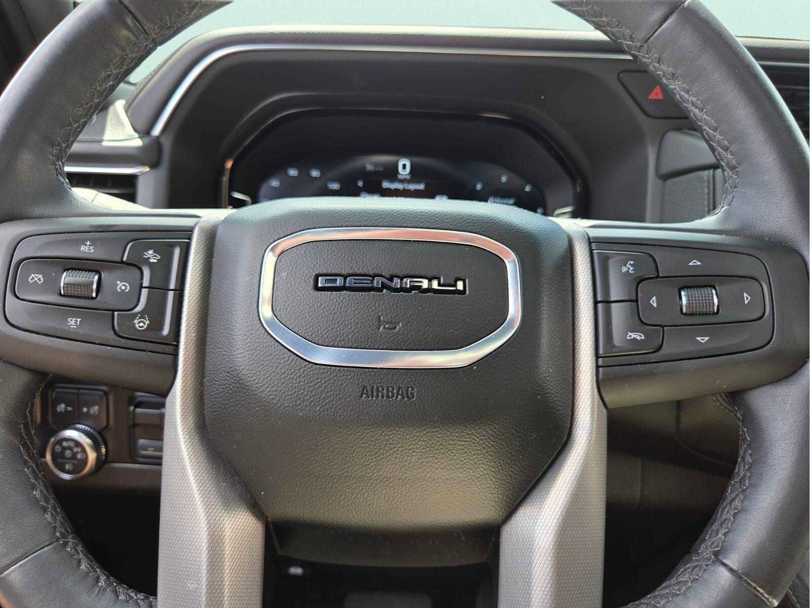 Used 2024 GMC Yukon Denali w/ Advanced Technology Package RWD image 37