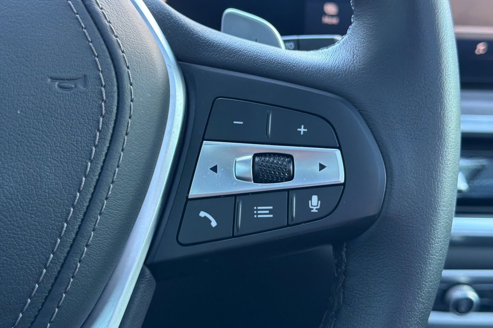 Used 2026 BMW X5 xDrive40i w/ Climate Comfort Package image 33