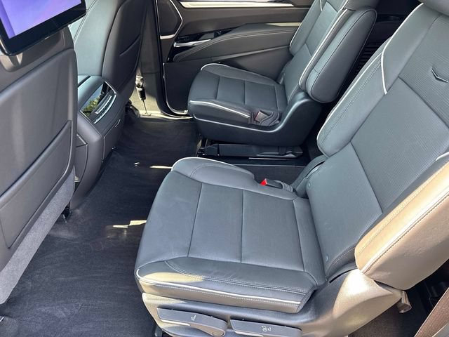 New 2026 Cadillac Escalade ESV Sport w/ LPO, Floor Liner Package AWD/4WD image 15