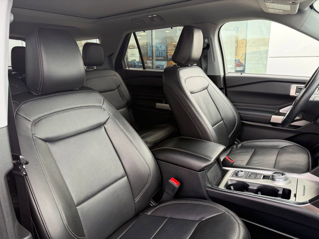 Used 2023 Ford Explorer Limited w/ Limited Technology Package image 36