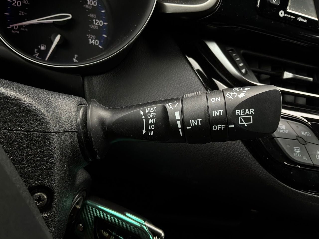Used 2018 Toyota C-HR XLE FWD image 31