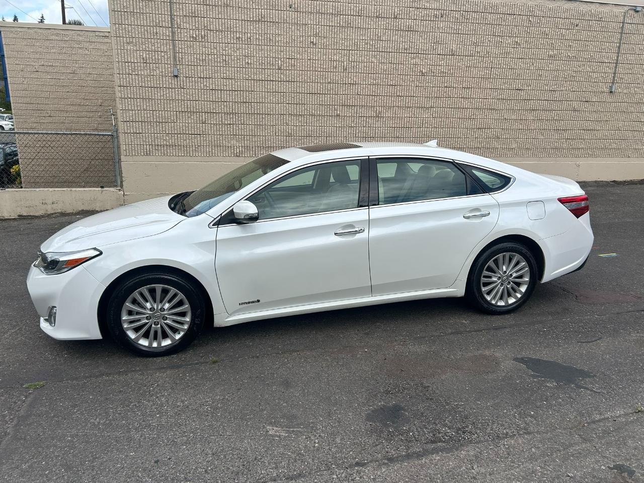 Used 2014 Toyota Avalon Limited FWD image 8