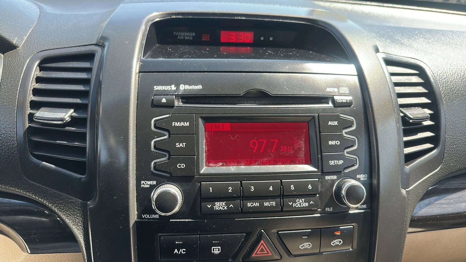 Used 2013 Kia Sorento LX image 14