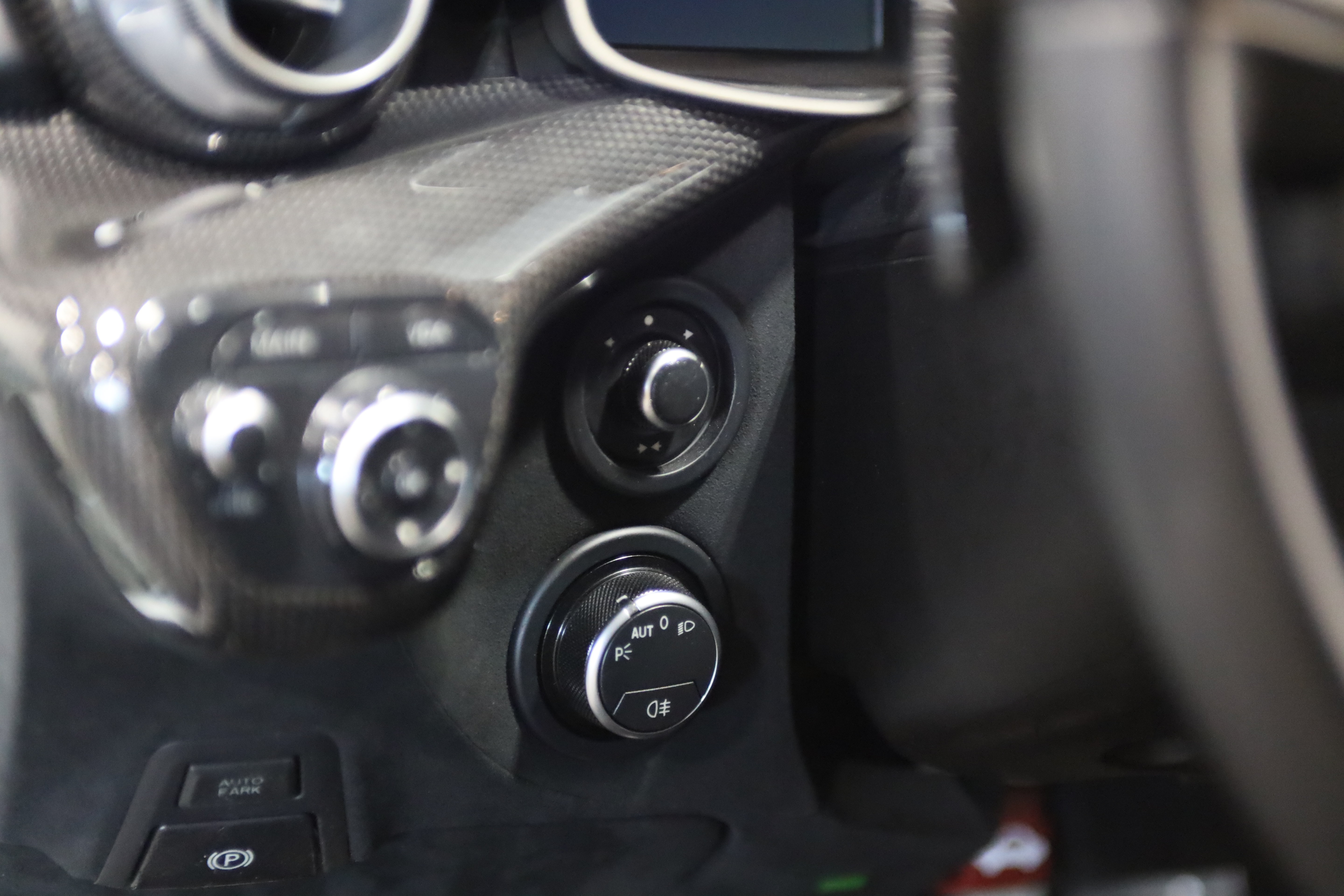 Used 2015 Ferrari F12 Berlinetta RWD image 21