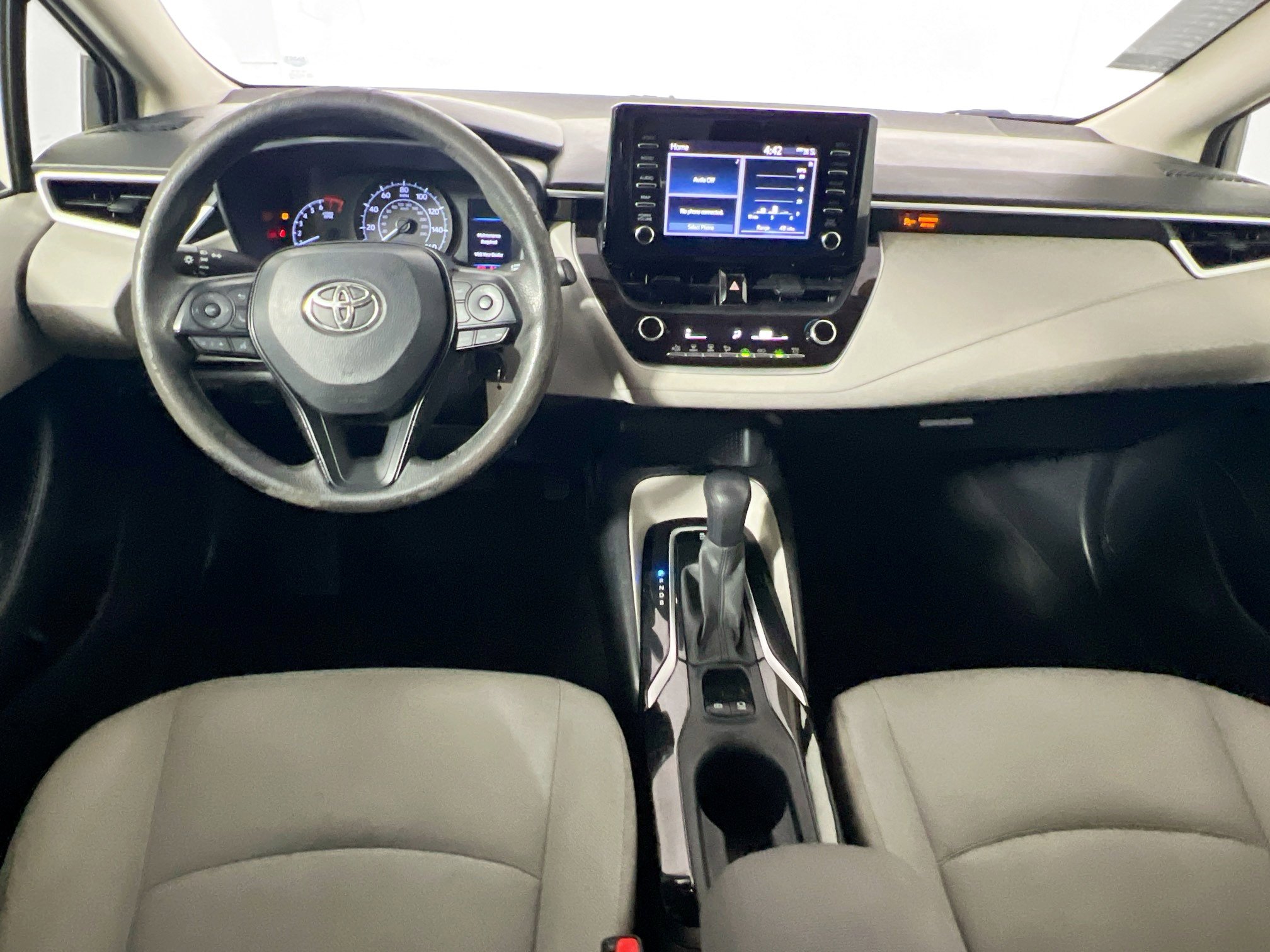 Used 2020 Toyota Corolla L image 29