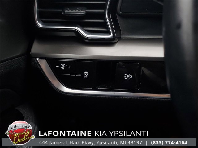 Certified 2025 Kia Sportage EX image 15